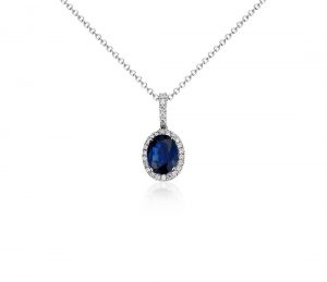 Aksesoris kalung batu wanita blue
