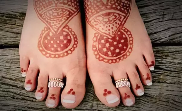 Aneka perhiasan wanita toe ring