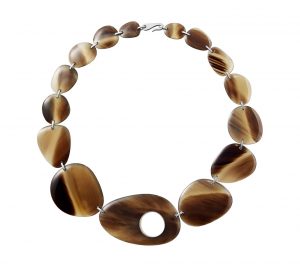 Hermes horn necklace pebble
