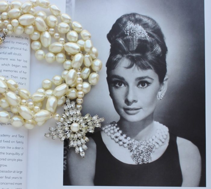 aksesoris wanita kalung hepburn
