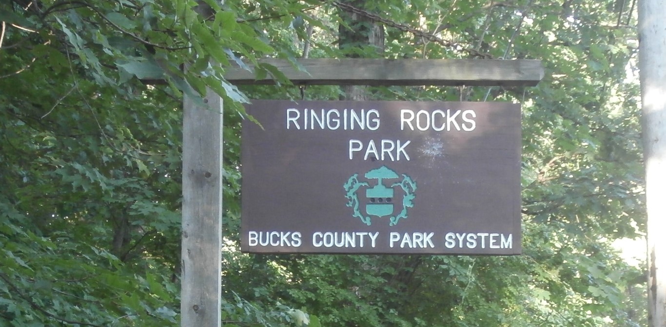 Ringing Rocks in Pennsylvania Batu Berdering di Pennsylvania