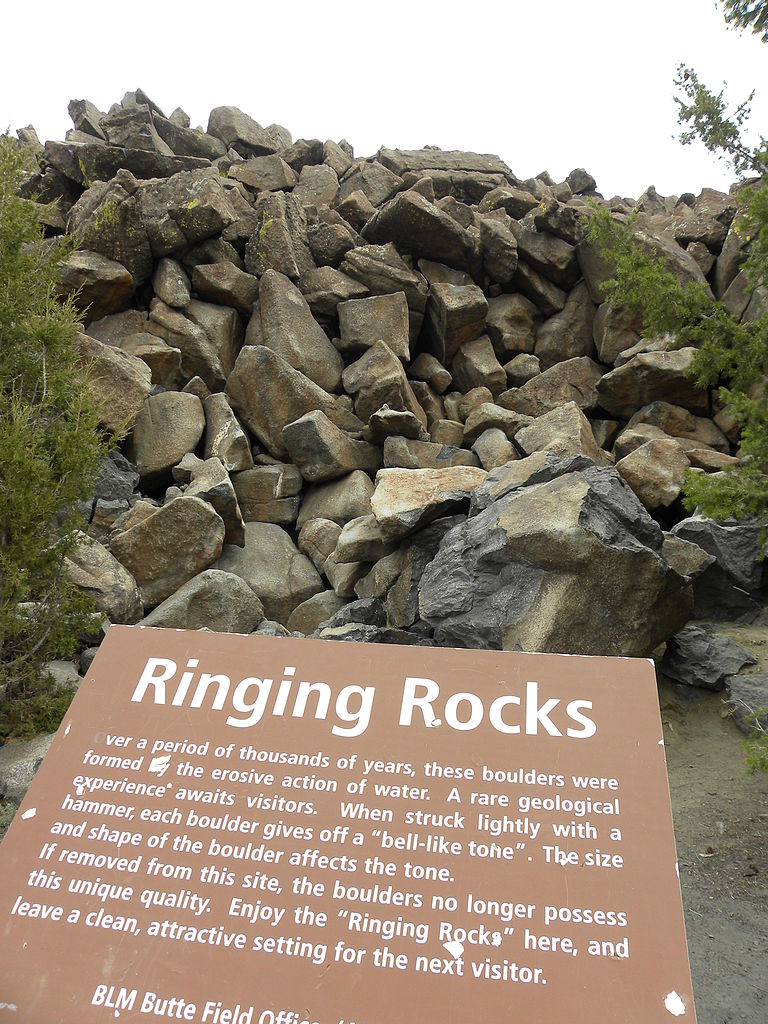 Ringing Rocks in Pennsylvania Batu Berdering di Pennsylvania