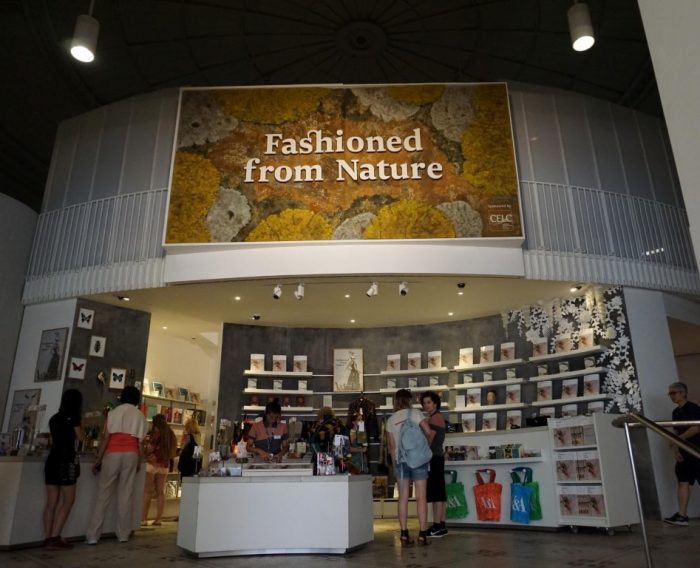 pameran mode berkelanjutan sustainable fashion exhibition
