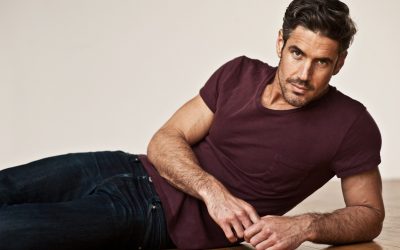 TREY GRILEY, MODEL, SEKALIGUS  INSTRUKTUR YOGA BIKRAM