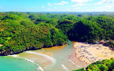 Pantai Baron dengan Keunikannya