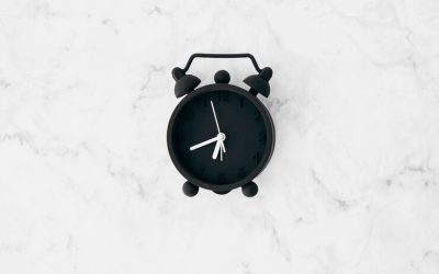 Presence Turns Time Into a Soft Pause