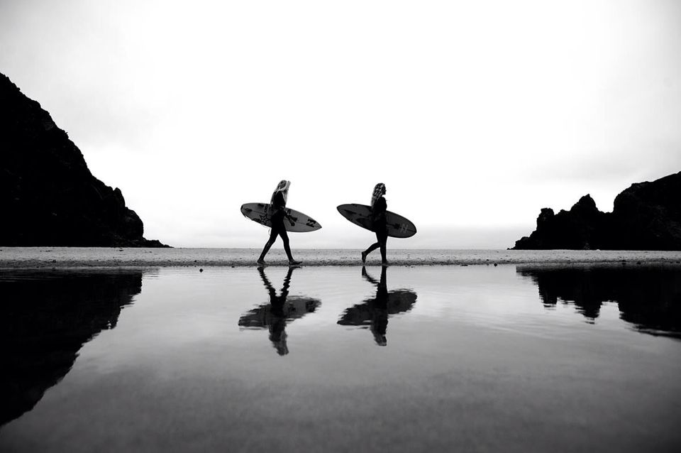 In The Quiet Glow, Time Learns How to Breathe